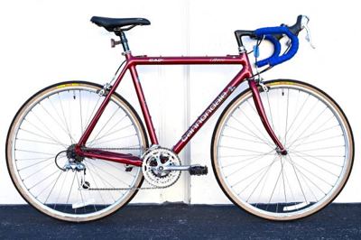 Cannondale R300 CAD2 Road Bike w/ Shimano RSX, Pasela Tires - 54 cm 1