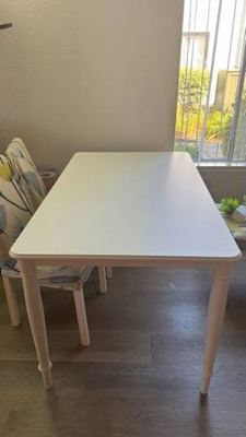 Selling dining table 4 seater 6