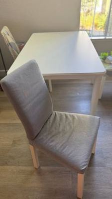 Selling dining table 4 seater 3
