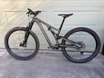 2022 Specialized Stumpjumper Comp Alloy MOUNTAIN BIKE 2