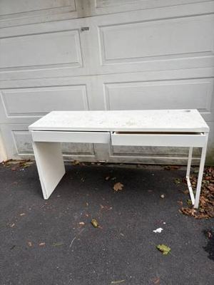 Kids desk, Ikea, good condition 1