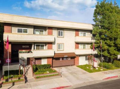 Gorgeous 1 bed / 1 bath! Sq Ft! Must see! 1