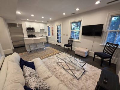 Stunning condo, garden oasis, perfect location, quiet+central, all new 3