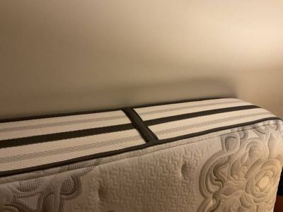 Simmons Beautyrest Platinum Brittany Luxury Mattress - excellent condition. 2