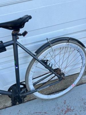 Retrospec Single-Speed / Fixed-Gear Bike with Fenders & Riser Handlebars 2