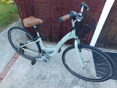 Trek 7000 Step-Through Hybrid Bke 1