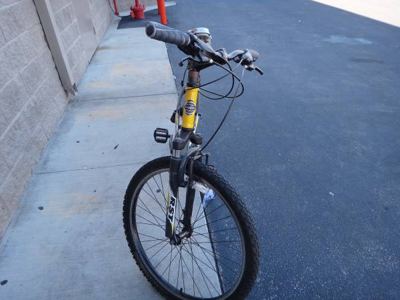 Trek 3700 Mountain Bike – 26” Wheels – Aluminum Frame – Front Suspensi 1
