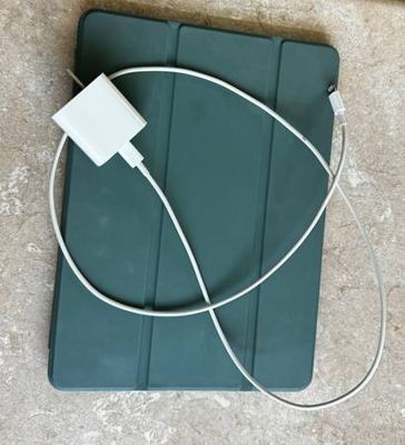 Apple iPad wireless and wifi (9th gen) 64GB 3