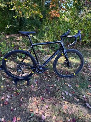 Focus Cayo Disc Carbon Road Bike 1