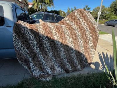 Free Leopard Style King Bedspread + Pillows 1