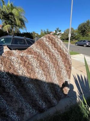 Free Leopard Style King Bedspread + Pillows 3