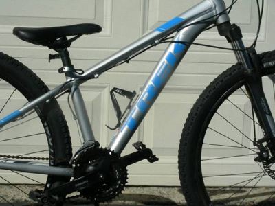 TREK Marlin 4; 5´ to 5´5¨;disc brakes;27.5 inch tires;new cables;SICK 3