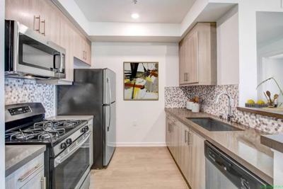 Patio/Balcony, Beautiful Luxury 3 Bedroom in Hollywood ~ Refrigerator 1