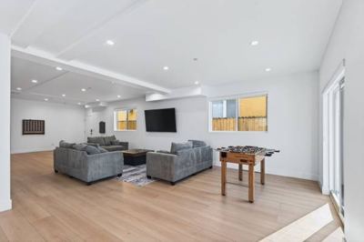 Private room w/ own bathroom by USC - utilities included 1