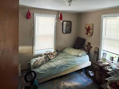 room available in duck village -- Harrison street 3