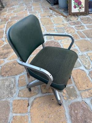 Free Vintage Office Chair 2
