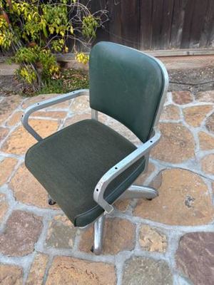 Free Vintage Office Chair 3