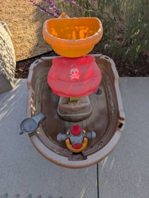 FREE childrens sandbox and water table 2