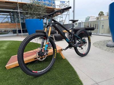 Mondraker Foxy XR SE 2015, 27.5", Size Large 1