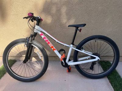 Trek Precaliber 24” Kids Mountain Bike 1