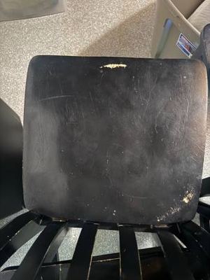 Free expandable kitchen table and 4 chairs 3