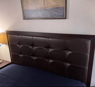 Dark brown bedroom furniture set in excellent condition 2