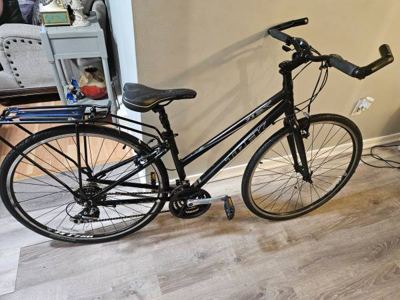 Great Conditions 27 Trek light womens bike.. raider 5"2--5"6 2