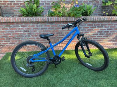 24" Specialized Hotrock Youth Mountain Bike - Blue 1