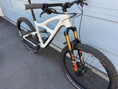 Ibis Mojo 4 Carbon 2