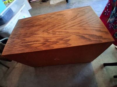 Heavy Solid Oak Wood TV Console, w/t2 open shelves w/hole in back cord 3