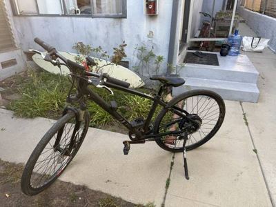 IZIP E3 Dash Electric Bike 1