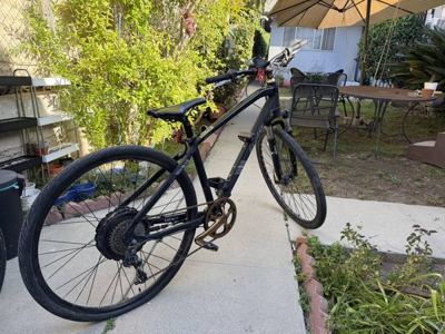 IZIP E3 Dash Electric Bike 3