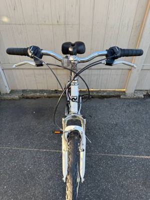 Nishiki Women's Tamarack Comfort Bike 2