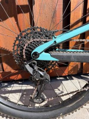 Large santa cruz tall boy cc Carbon in excellent condition 1