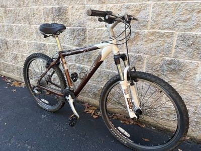 Women’s 26" Trek aluminum mountain bike MEDIUM for 5'3" to 5'8" 3