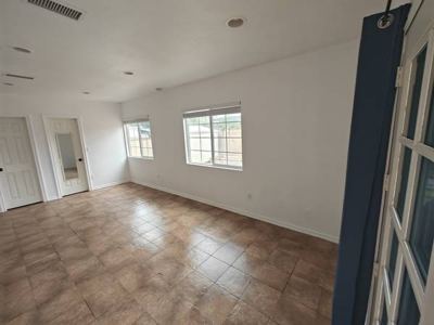 Extra Large Private Room, Private Bath, Private Entry. 3