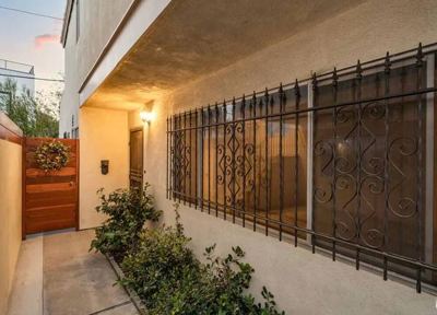 This Stunning 2 Beds 1.5 Baths House for Rent in a Good & Fantastic Lo 1