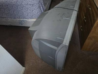 FREE - CRT Samsung 31" TV 3