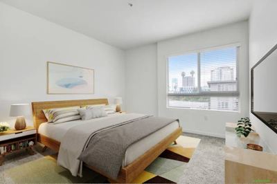 Patio/Balcony, Beautiful Luxury 3 Bedroom in Hollywood ~ Refrigerator 3