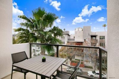 Patio/Balcony, Beautiful Luxury 3 Bedroom in Hollywood ~ Refrigerator 2