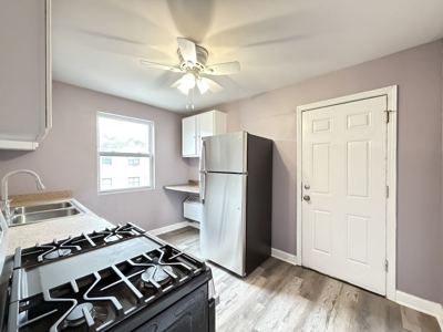 2 BR for rent — 2057 E 72nd St #4, Chicago 8