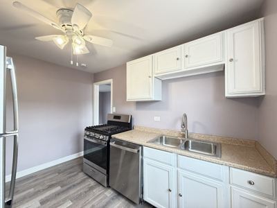 2 BR for rent — 2057 E 72nd St #4, Chicago 5