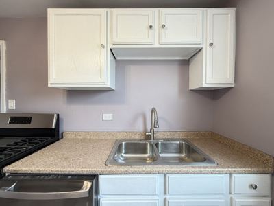 2 BR for rent — 2057 E 72nd St #4, Chicago 4