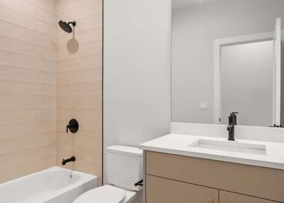 3 BR for rent — 5008 S Prairie Ave #1, Chicago 6