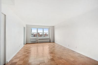Studio for rent — 43-70 Kissena Blvd, Flushing 4