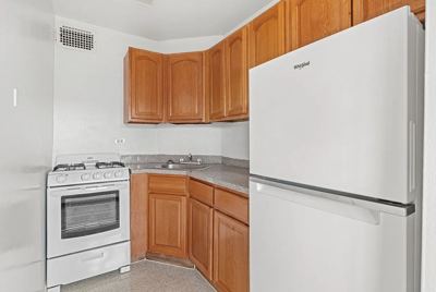 Studio for rent — 43-70 Kissena Blvd, Flushing 3