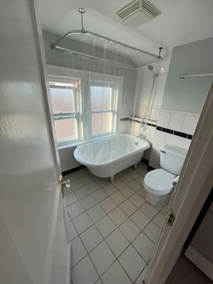 2 BR for rent — 5520 S Sayre Ave #2, Chicago 4