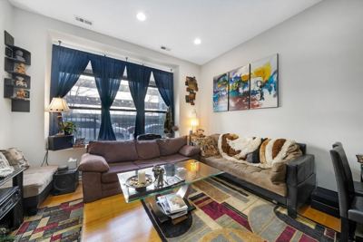 1 BR for rent — 811 W Eastwood Ave, Chicago 1