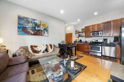 1 BR for rent — 811 W Eastwood Ave, Chicago 7