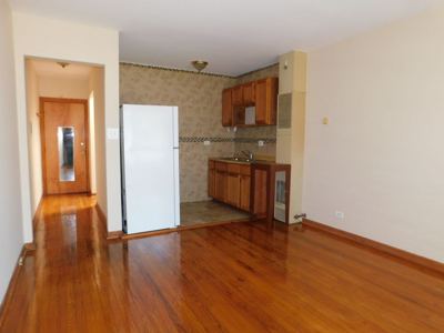 Studio for rent — 1209 W Balmoral Ave #H, Chicago 2